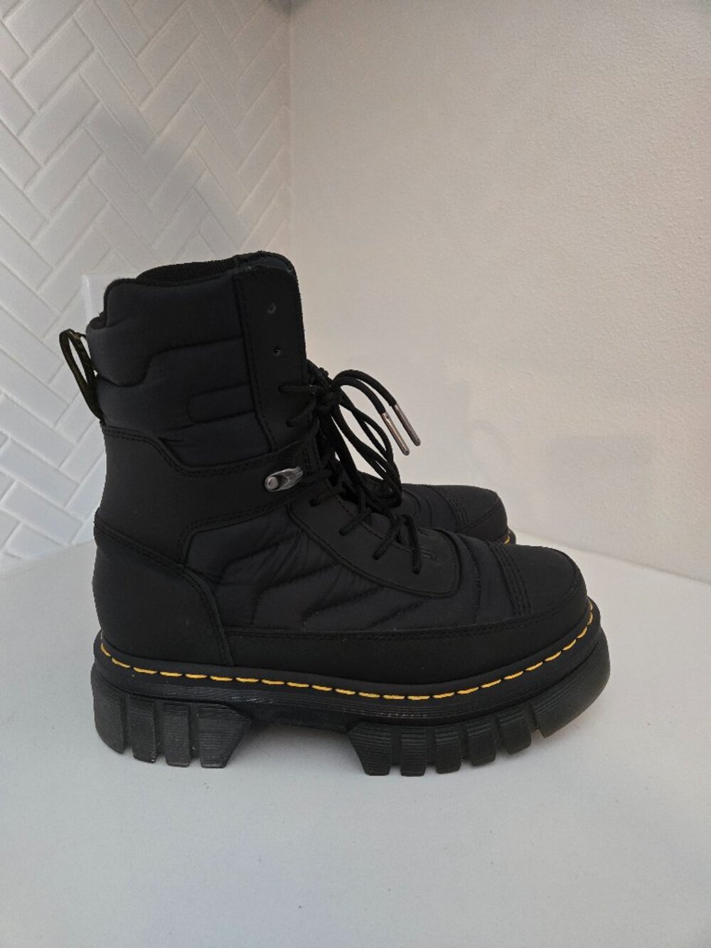 Dr. Martens Audrick 8i Quilted Platform Boot Black Padded UK7 US 9
